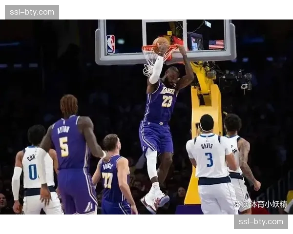 湖人客场128-134不敌独行侠,末节反扑未果遗憾落败 湖人客场128-134不敌独行侠,末节反扑未果遗憾落败